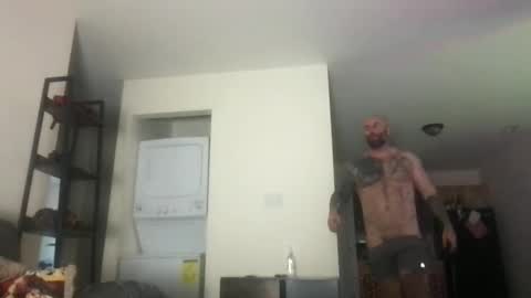 Snapshot of alesterwhite chatting on 11-16-25, 02:11 alesterwhite online show from 11-16-25, 02:11