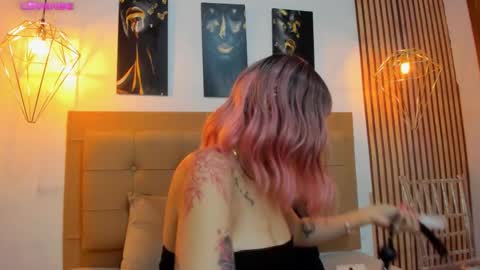 Aleszia online show from 11-19-25, 07:03