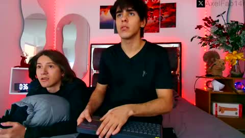 Snapshot of alex_and_fabian chatting on 12-18-24, 06:57 sneider online show from 12-18-24, 06:57
