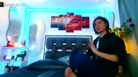 Snapshot of alex_and_fabian chatting on 01-12-25, 06:49 sneider online show from 01-12-25, 06:49