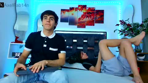 Snapshot of alex_and_fabian chatting on 01-15-25, 10:02 sneider online show from 01-15-25, 10:02