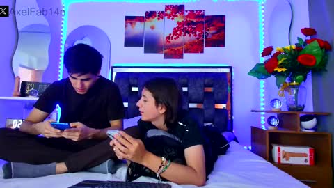 Snapshot of alex_and_fabian chatting on 01-28-25, 06:49 sneider online show from 01-28-25, 06:49