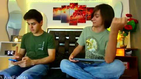 Snapshot of alex_and_fabian chatting on 02-02-25, 06:20 sneider online show from 02-02-25, 06:20