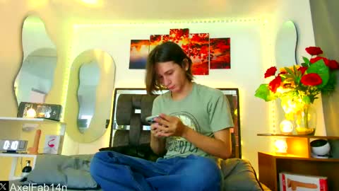 Snapshot of alex_and_fabian chatting on 02-09-25, 06:47 sneider online show from 02-09-25, 06:47