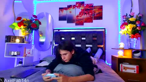 Snapshot of alex_and_fabian chatting on 02-16-25, 06:43 sneider online show from 02-16-25, 06:43
