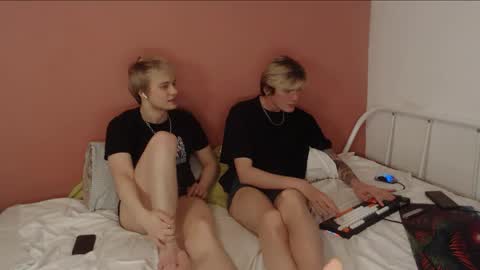 Alex  miller  and Oliver sweet  online show from 05-18-26, 04:07