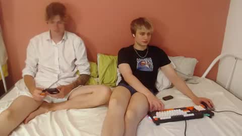 Alex  miller  and Oliver sweet  online show from 08-06-26, 02:57