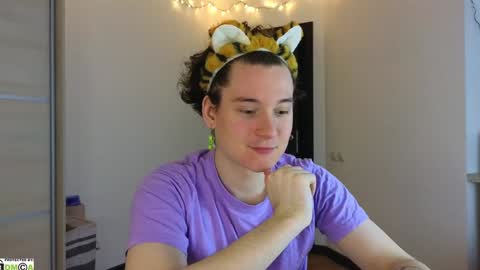 FAVORITE online show from 02-06-25, 01:05