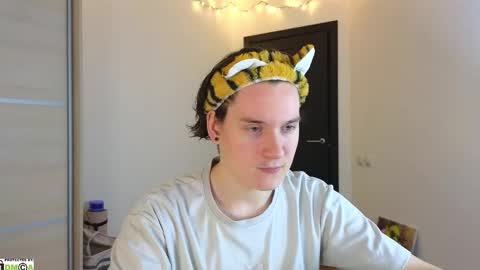 FAVORITE online show from 03-12-25, 01:03