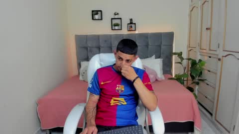 Snapshot of alex_cute77 chatting on 01-13-25, 12:13 alex online show from 01-13-25, 12:13