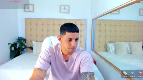 Snapshot of alex_cute77 chatting on 10-01-25, 12:33 alex online show from 10-01-25, 12:33