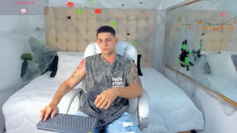 Snapshot of alex_cute77 chatting on 10-07-25, 12:02 alex online show from 10-07-25, 12:02