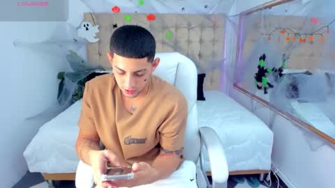 Snapshot of alex_cute77 chatting on 10-10-25, 12:04 alex online show from 10-10-25, 12:04