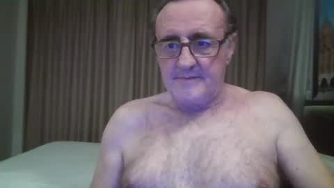 Snapshot of alex_fetishplayer chatting on 12-13-24, 08:15 Alex online show from 12-13-24, 08:15