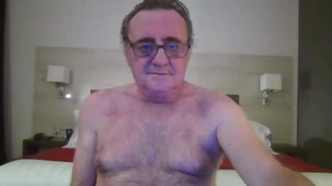 Snapshot of alex_fetishplayer chatting on 01-12-25, 04:40 Alex online show from 01-12-25, 04:40