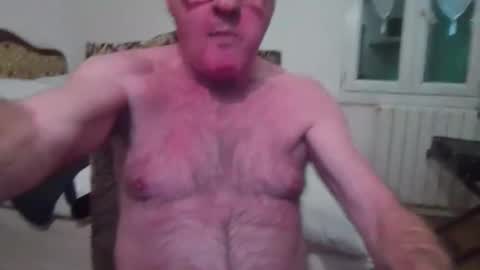 Snapshot of alex_fetishplayer chatting on 02-18-25, 03:43 Alex online show from 02-18-25, 03:43