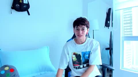 Snapshot of alex_poett chatting on 01-23-25, 06:35 Residente0xxx online show from 01-23-25, 06:35