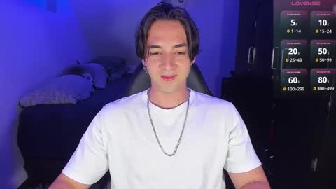 Snapshot of alex_smith0 chatting on 09-24-25, 01:31 online show from 09-24-25, 01:31