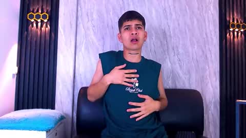 Snapshot of alex_vanz chatting on 12-17-25, 11:05 Alex Vanz online show from 12-17-25, 11:05