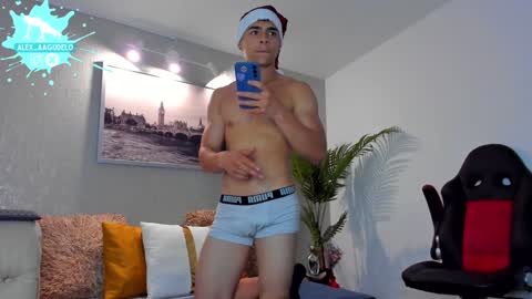 Snapshot of alex_zt chatting on 12-14-24, 10:24 x online show from 12-14-24, 10:24