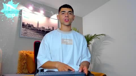 Snapshot of alex_zt chatting on 01-05-25, 02:38 x online show from 01-05-25, 02:38