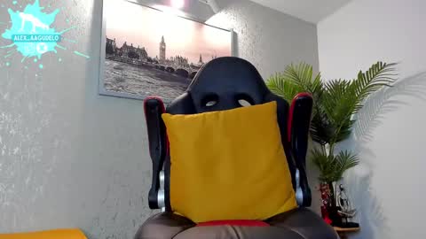 Snapshot of alex_zt chatting on 02-21-25, 10:17 x online show from 02-21-25, 10:17