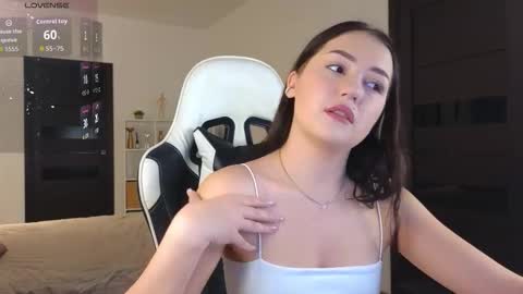 Snapshot of alexa_2007 chatting on 11-03-25, 02:35 Alexa dont forget to thumbs up me online show from 11-03-25, 02:35