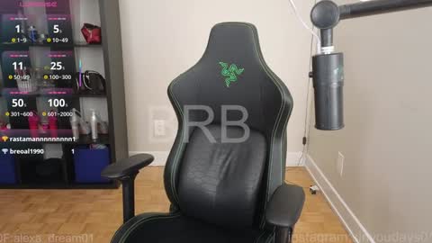 dont be afraid to click social media link its  working  just click on that  online show from 12-18-25, 09:54