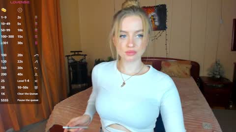 Snapshot of alexa_glory chatting on 01-24-25, 12:20 Alexa online show from 01-24-25, 12:20