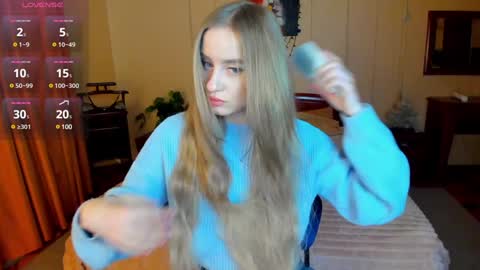 Snapshot of alexa_glory chatting on 02-08-25, 12:17 Alexa online show from 02-08-25, 12:17