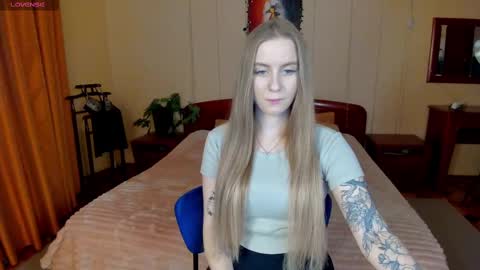 Snapshot of alexa_glory chatting on 02-23-25, 03:29 Alexa online show from 02-23-25, 03:29