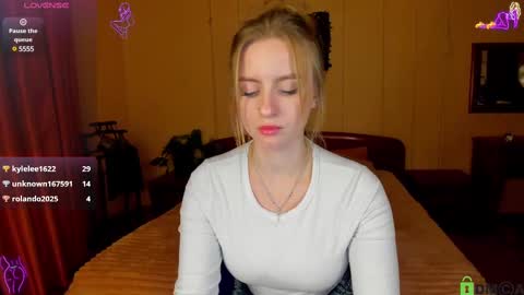 Snapshot of alexa_glory chatting on 02-25-25, 03:38 Alexa online show from 02-25-25, 03:38