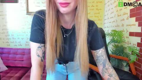 Snapshot of alexa_glory chatting on 09-23-25, 02:31 Alexa online show from 09-23-25, 02:31