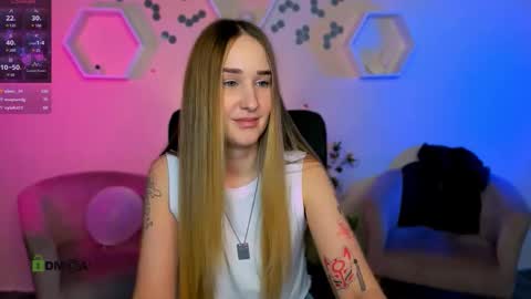 Snapshot of alexa_night_ chatting on 11-19-25, 03:01 alexa_night_ online show from 11-19-25, 03:01