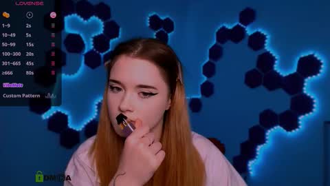 Snapshot of alexa_night_ chatting on 11-25-25, 09:59 alexa_night_ online show from 11-25-25, 09:59