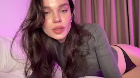 Snapshot of alexalex2095 chatting on 03-06-26, 09:33 Ember Valentine online show from 03-06-26, 09:33