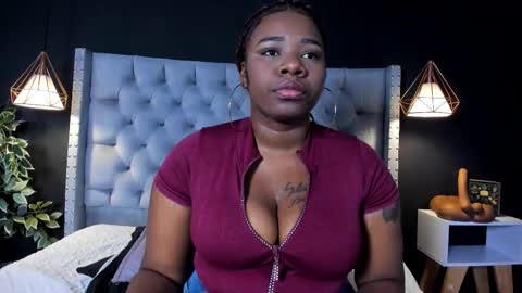 Snapshot of alexamora__ chatting on 11-02-25, 03:20 C A M I L A online show from 11-02-25, 03:20