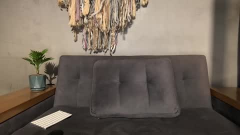 Alex  Dani online show from 09-14-25, 01:49