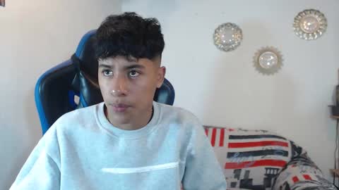 chicos hot online show from 10-23-25, 01:43