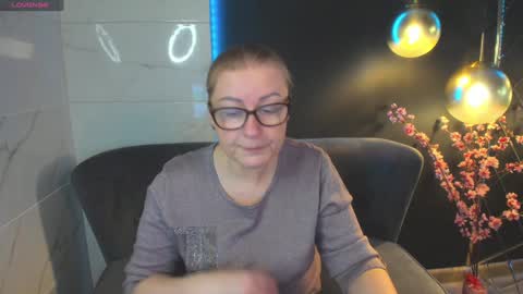 Snapshot of alexandra_kind chatting on 12-17-24, 05:18 Alexandra online show from 12-17-24, 05:18