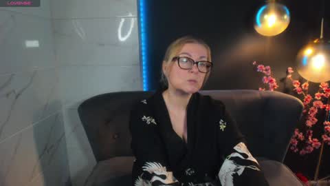 Snapshot of alexandra_kind chatting on 12-28-24, 05:14 Alexandra online show from 12-28-24, 05:14