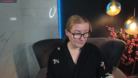 Snapshot of alexandra_kind chatting on 12-29-24, 02:17 Alexandra online show from 12-29-24, 02:17