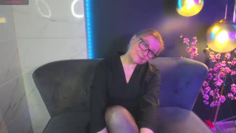 Snapshot of alexandra_kind chatting on 01-10-25, 02:34 Alexandra online show from 01-10-25, 02:34