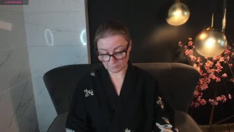 Snapshot of alexandra_kind chatting on 01-26-25, 02:14 Alexandra online show from 01-26-25, 02:14