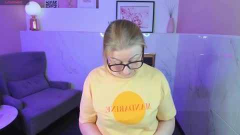 Snapshot of alexandra_kind chatting on 02-23-25, 08:49 Alexandra online show from 02-23-25, 08:49