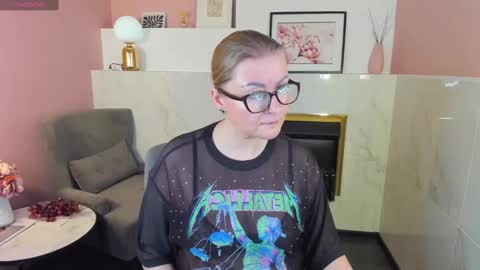 Snapshot of alexandra_kind chatting on 02-27-25, 12:45 Alexandra online show from 02-27-25, 12:45