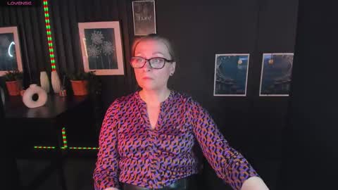 Snapshot of alexandra_kind chatting on 03-05-25, 10:44 Alexandra online show from 03-05-25, 10:44