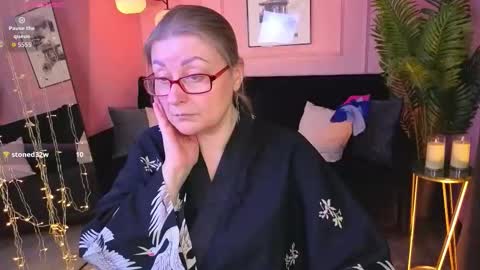 Snapshot of alexandra_kind chatting on 02-28-26, 01:56 Alexandra online show from 02-28-26, 01:56