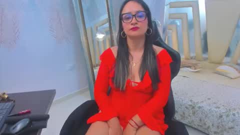 Alexandra Milff  online show from 10-19-25, 03:51