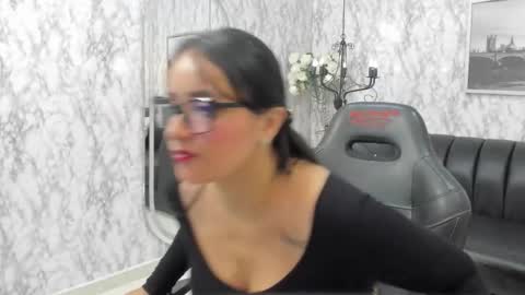 Alexandra Milff  online show from 12-18-25, 04:18